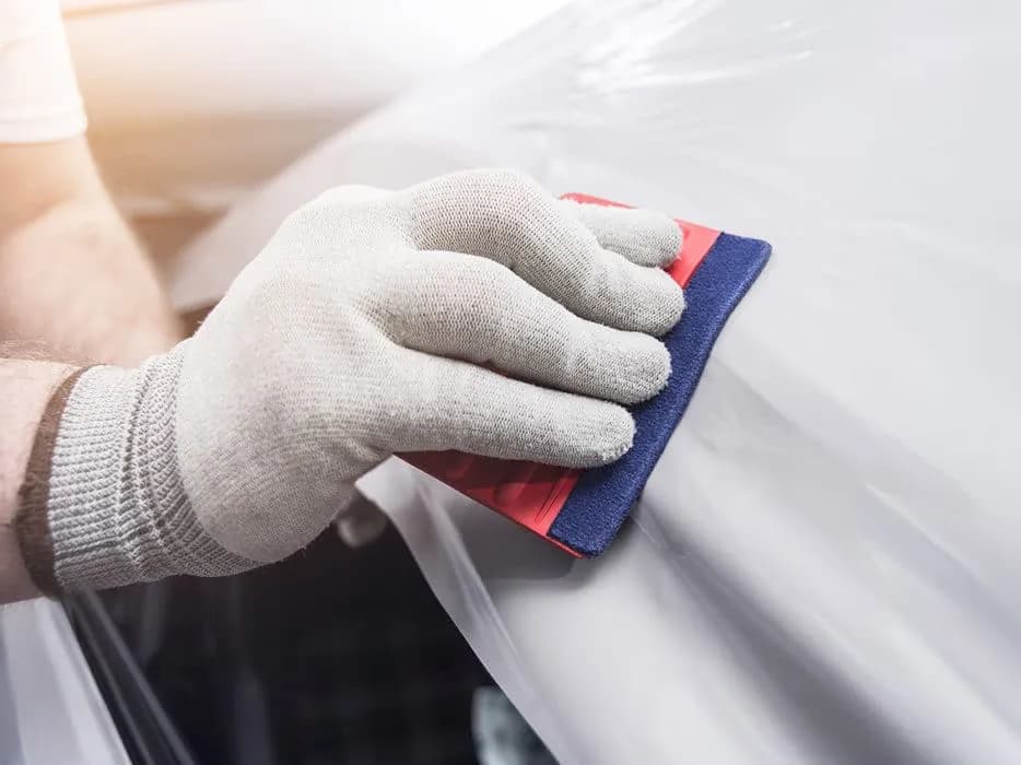 Car wrapping? Wybierz druk na folii wylewanej i nie płać dwa razy