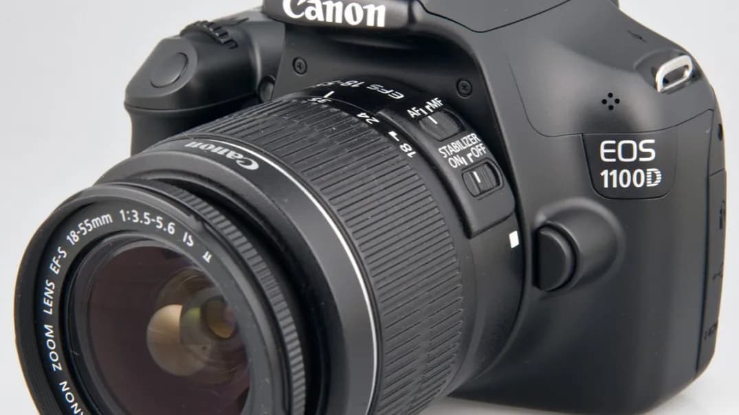 Canon EOS 1100D w 2026: Cena, czy warto i co zamiast? Poradnik!
